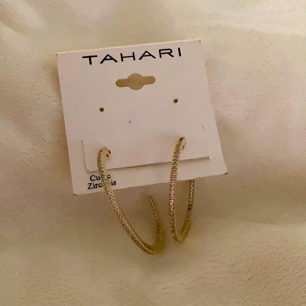Women’s accessories